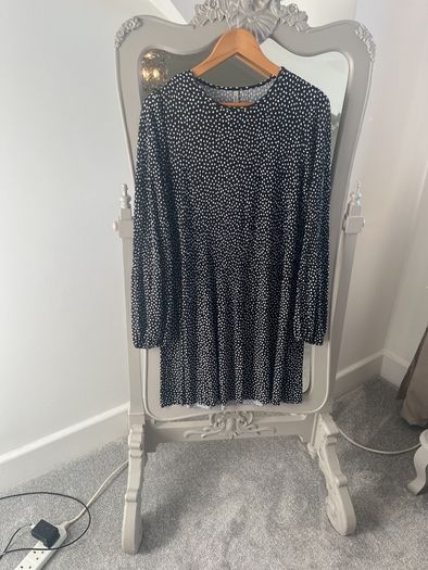 Smart Monochrome Dress Size M