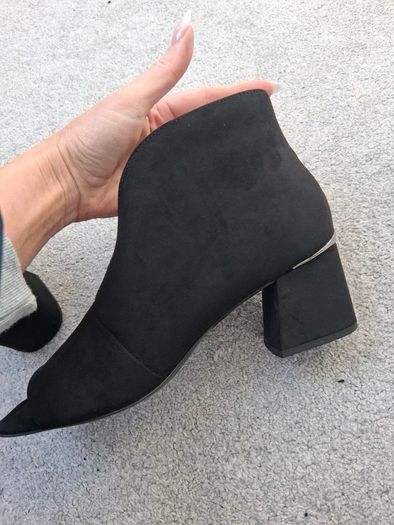 Stunning Black Brand New Never worn UK7 (EUR41) (Wide Fit) Hardware Shoe Boots From Next