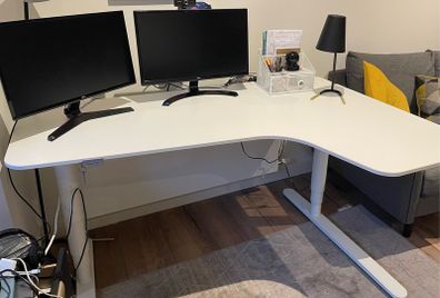 Electric adjustable table