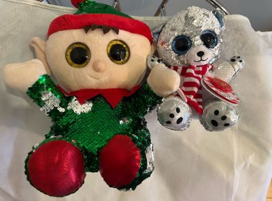 2x Christmas toys.