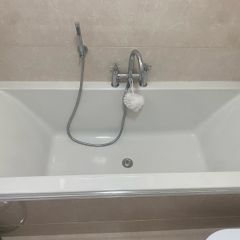 Bath tub
