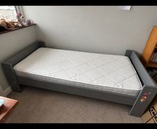 2 x single beds FREE