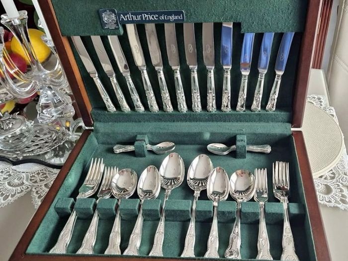 Vintage Arthur Price Canteen of Cutlery