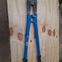 bolt cutters