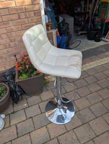Bar stool