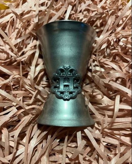 HENDRICKS GIN Jigger Pourer spirit measure genuine product Hendrick's Limited Edition  Brand New limited edition measure. Has 25ml and 30ml lines at one end and 50ml and 60ml at the other end. Stainless steel finish