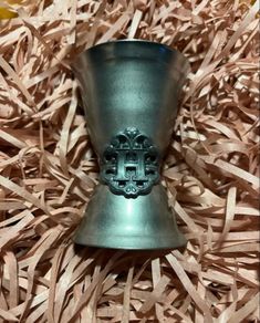 HENDRICKS GIN Jigger Pourer spirit measure genuine product Hendrick's Limited Edition  Brand New limited edition measure. Has 25ml and 30ml lines at one end and 50ml and 60ml at the other end. Stainless steel finish