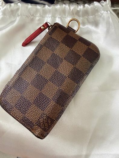 Louis Vuitton Trunk limited edition keycles Authentic