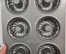 Cake Boss Bagel or Donut Mold Tin Makes 6 - Home Baking