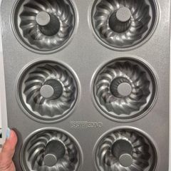 Cake Boss Bagel or Donut Mold Tin Makes 6 - Home Baking