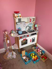 Play Kitchen & Accessories