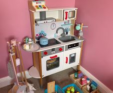 Play Kitchen & Accessories