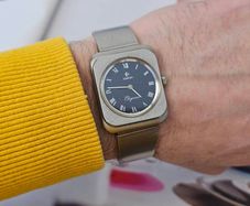 Vintage Swiss Made Rado Elegant Mechanical Wind up Swiss Watch from 1970s Unisex