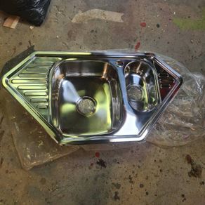 Kitchen Sink and Fittings ( No tap)