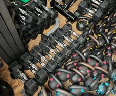 Hex rubber dumbbells and cast iron kettlebells