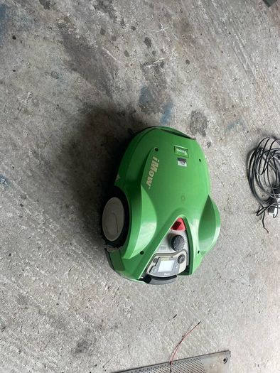 Robotic lawnmower