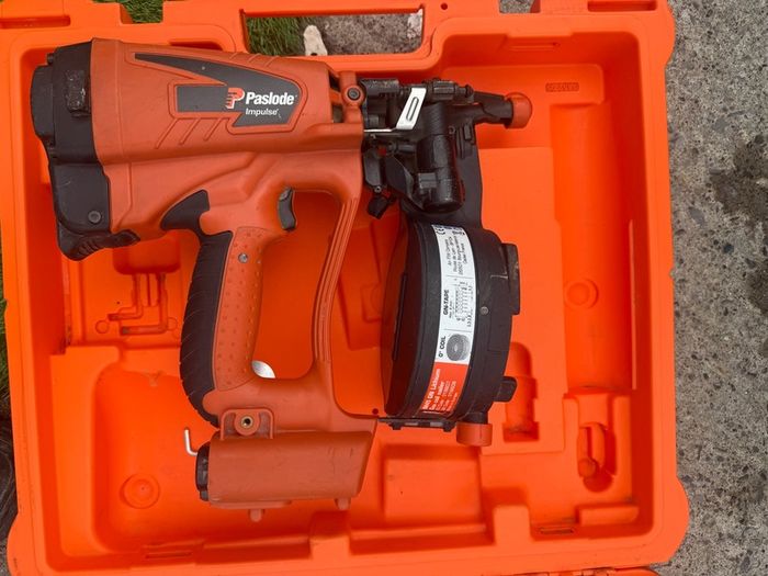 Paslode IM45 GN Lithium Impulse Cordless Gas Coil Nailer in Original Case