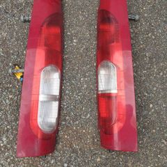 Nissan kubistar taillights