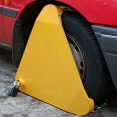 Wheel clamp for Car, Van, Caravan or Trailer. Quick sale. Free to collect