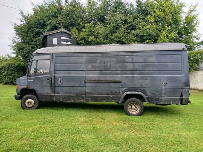 Vintage Mercedes 709d Camper Conversion