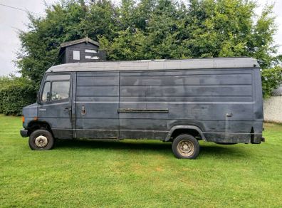 Vintage Mercedes 709d Camper Conversion