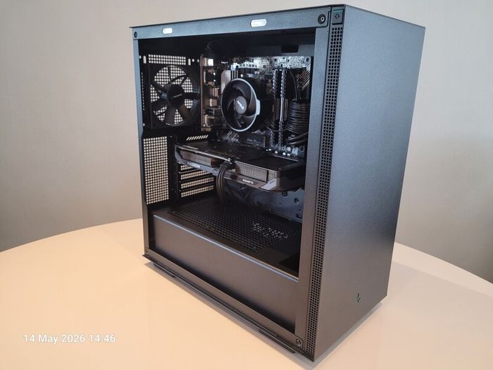 Ryzen 5 5600 | RX 9060 XT 8Gb | 16Gb DDR4 3200 | 1Tb NVMe | 650W Gold Modular PSU | Premium Components | Like New