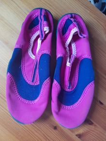 Girls sand shoes