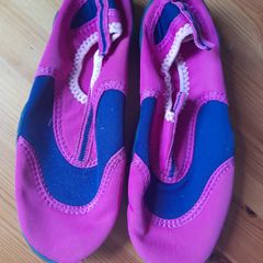 Girls sand shoes