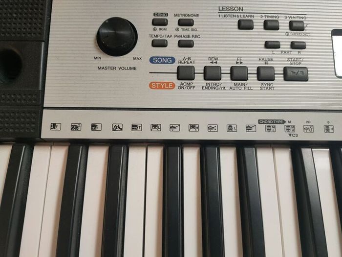 Yamaha YPT-260 Keyboard