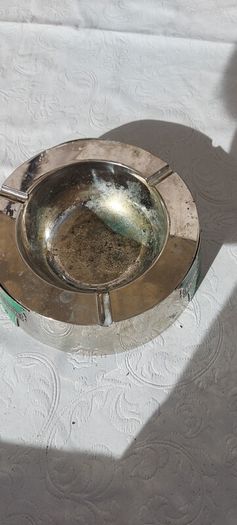 Heineken metal ashtray ,used condition, still nice condition ,buyer collects or pays postage thank you, sold as is,