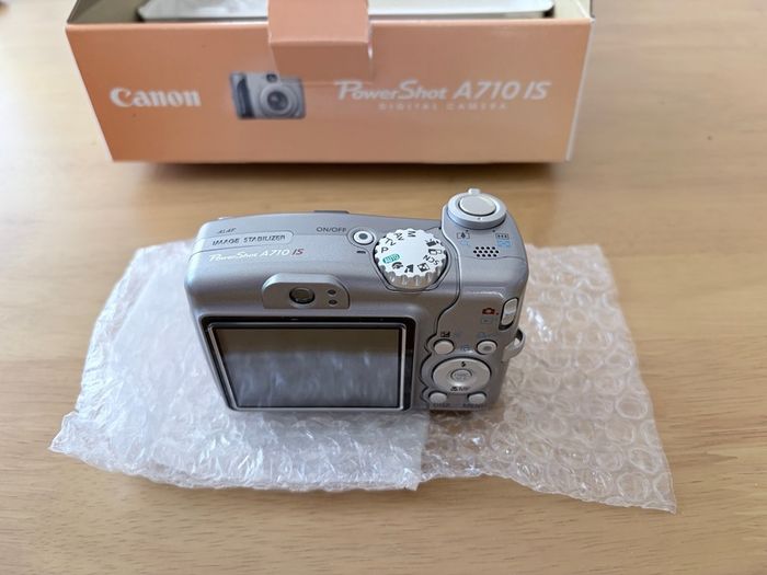 Canon Powershot A710IS 7.1 megapixel Digital Camera