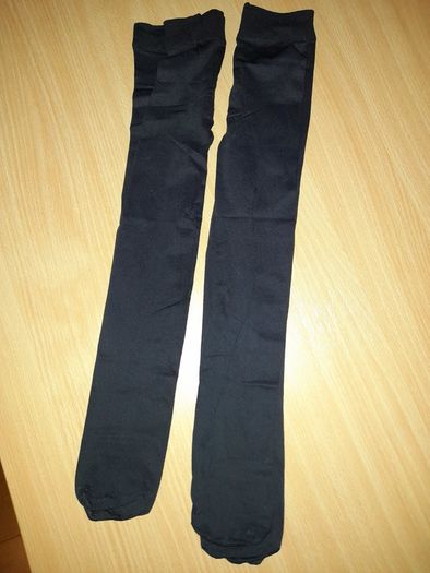 Girl's tights x2. Age 5-6