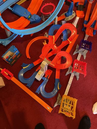 hot wheels: mega set bundle includes 7 HotWheels sets