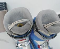 ski boots size 285 for sale ( I normally wear size 5). Excellent condition