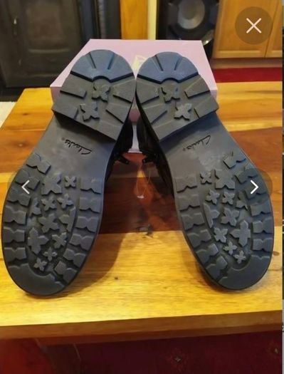 Clarks Ines Dot jnr Black leather Girls boots 33 New with tags