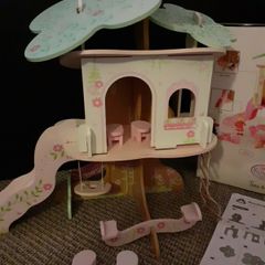 rosebud tree doll house