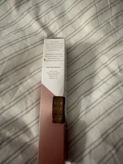 Luna by Lisa foundation shade beige 4.5