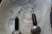 Black/silver drop earrings.Earrings.Jewelley.New/Gift