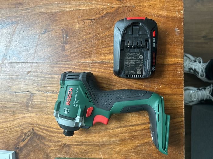 Bosch cordless drill and Impactdriver set comes with charger,box and RECEIPT