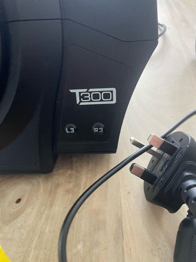 thrustmaster t300