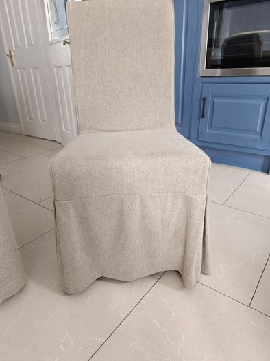 Dining Table & chairs