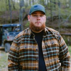 Luke Combs tickets x2