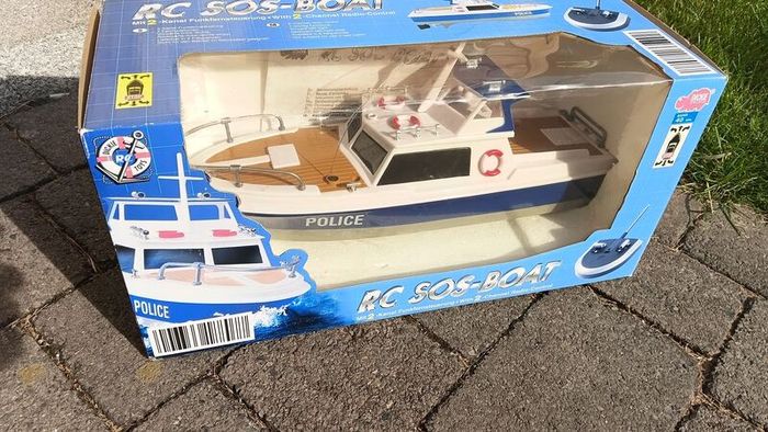 RC model boat