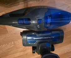 vacuum  Russel hobbs