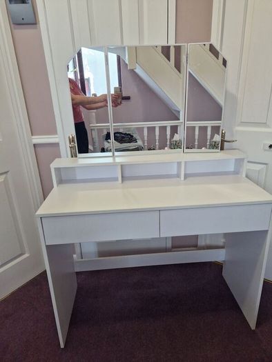 Vanity / Dressing Table / Makeup Table / Desk with Foldable Mirror