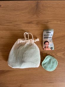 Make-up remover pads