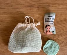 Make-up remover pads