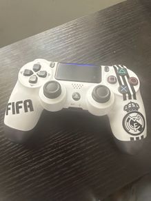 Control AAA PS4 con DualShock 4 J&R Blanco Real Madrid