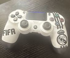 Control AAA PS4 con DualShock 4 J&R Blanco Real Madrid
