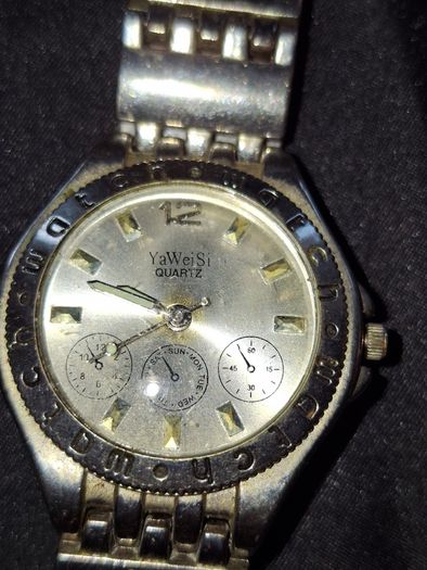 A Lot of Old Watches for parts or repair, Postage Available or Collection